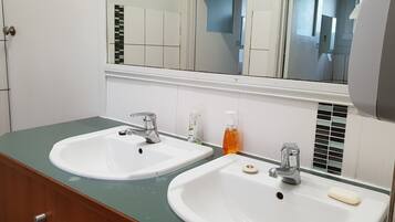 Dutxa, tovalloles i sabó