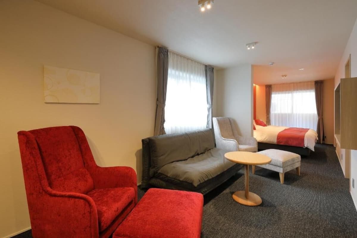 Economy Twin Room (with extra sofa bed for 2 Guests) | 2 bedrooms, soundproofing, iron/ironing board, free cribs/infant beds