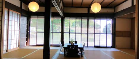 Blackout drapes, free WiFi, bed sheets