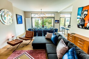 Living area - The View (Brussels)