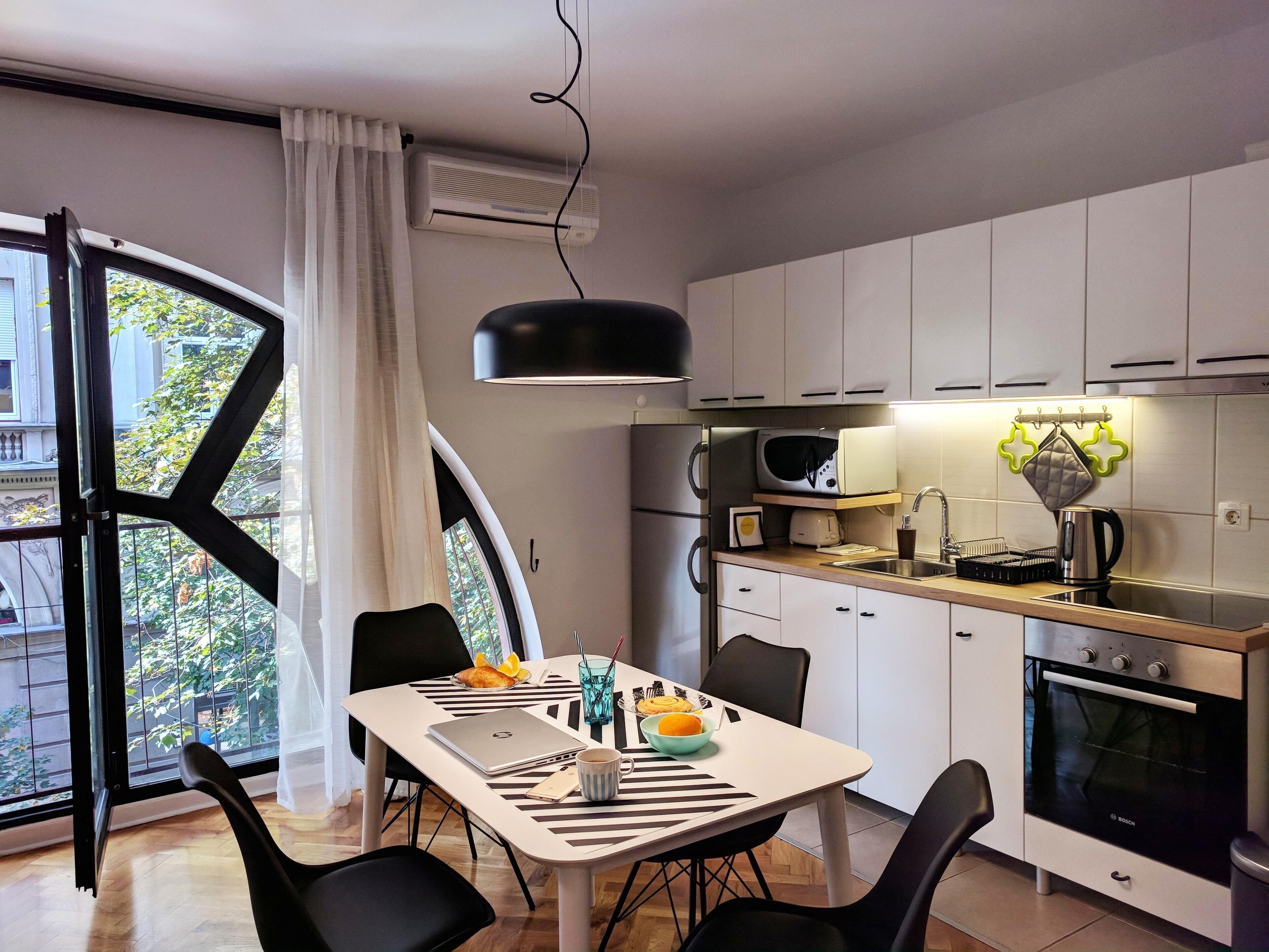 Departamento superior, 1 habitación, para no fumadores, baño privado | Servicio a la habitación