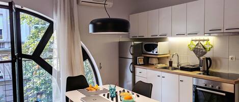 Departamento superior, 1 habitación, para no fumadores, baño privado | Servicio a la habitación