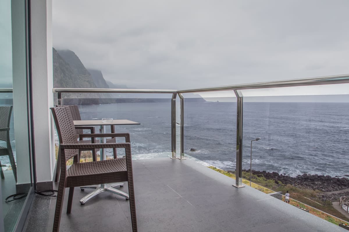 double room, ocean view | minibar, in-room safe, desk, laptop workspace