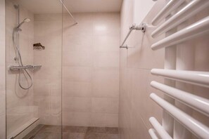Een douche, een haardroger