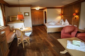 1 bedroom, in-room safe, WiFi, bed sheets