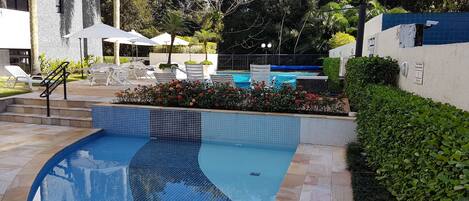 Piscine extérieure, piscine chauffée