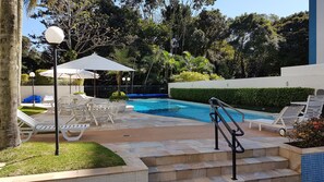 Piscina externa, piscina aquecida