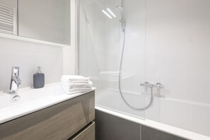 Bathroom - Chez Elysée (Brussels)
