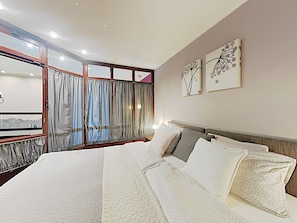 Appartement Ville, 1 chambre, terrasse, vue ville | 1 chambre, literie hypoallergénique, coffres-forts dans les chambres