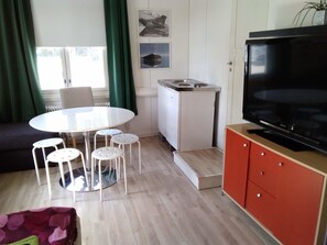 Basic Room, Private Bathroom