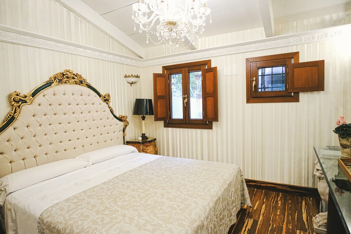1 habitación, sistema de insonorización, wifi gratis y ropa de cama