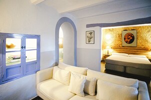 Habitación Doble Deluxe con cama supletoria | Sistema de insonorización, wifi gratis, ropa de cama