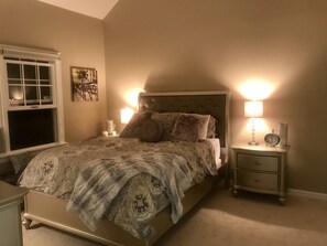 2 bedrooms, desk, iron/ironing board, WiFi