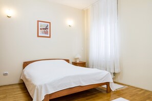 Comfort-Apartment, 2 Schlafzimmer | 2 Schlafzimmer, Allergikerbettwaren, individuell dekoriert