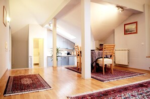 Comfort-Apartment, 2 Schlafzimmer | Wohnbereich
