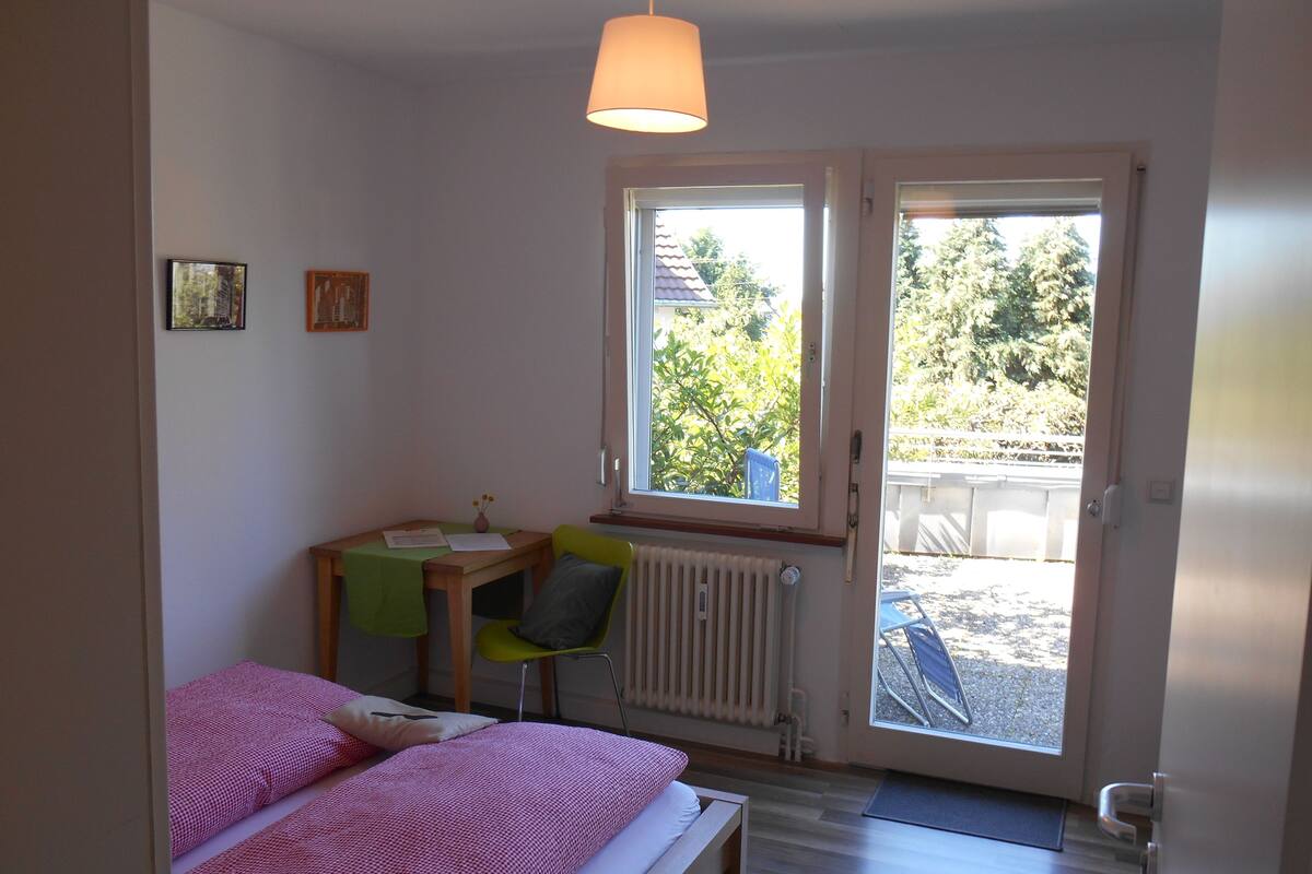 Basic-Doppelzimmer, Terrasse | 1 Schlafzimmer, individuell dekoriert, individuell eingerichtet