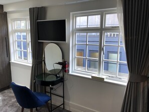 Perhehuoneisto, kylpyhuone makuuhuoneen yhteydessä | 1 makuuhuone, ilmainen Wi-Fi, vuodevaatteet