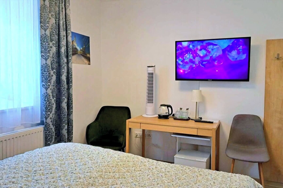 Classic Double Room, Ensuite, City View | Premium bedding, Select Comfort beds, desk, laptop workspace