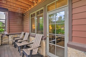 Terrace/patio - Fabulous Ski In and Ski Out Condo at Resort in Breckenridge, Colorado  (Breckenridge)