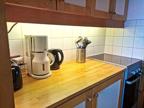 ثلاجة، ميكروويف، فرن، غسالة أطباق