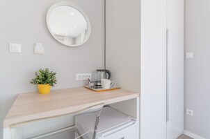 华丽双人房, 阳台, 海景 | 客房内保险箱、隔音、免费 WiFi、床单