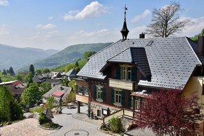 Exterior - For 1-8 persons, natural log chalets with mountain panorama - Hotel & Chalets Herrihof (Todtnau)