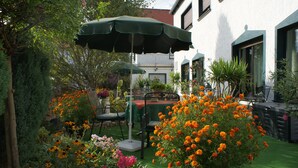 Tempat makan outdoor