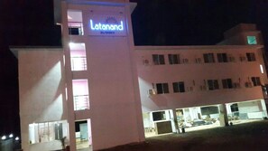 Fachada da propriedade
