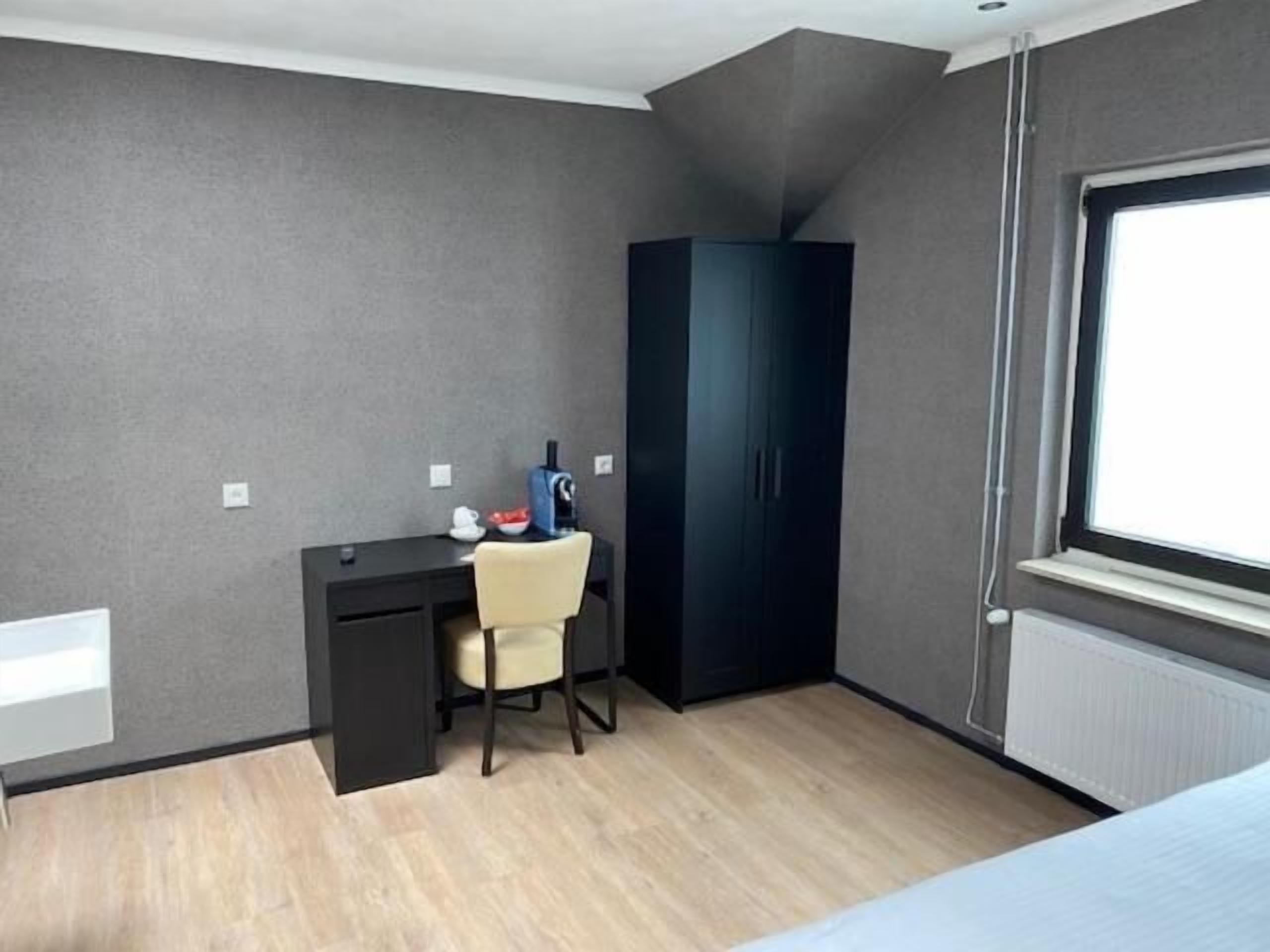 down duvets, individually decorated, individually furnished, desk