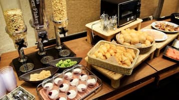 Tägliches Frühstücksbuffet (1600 JPY pro Person)