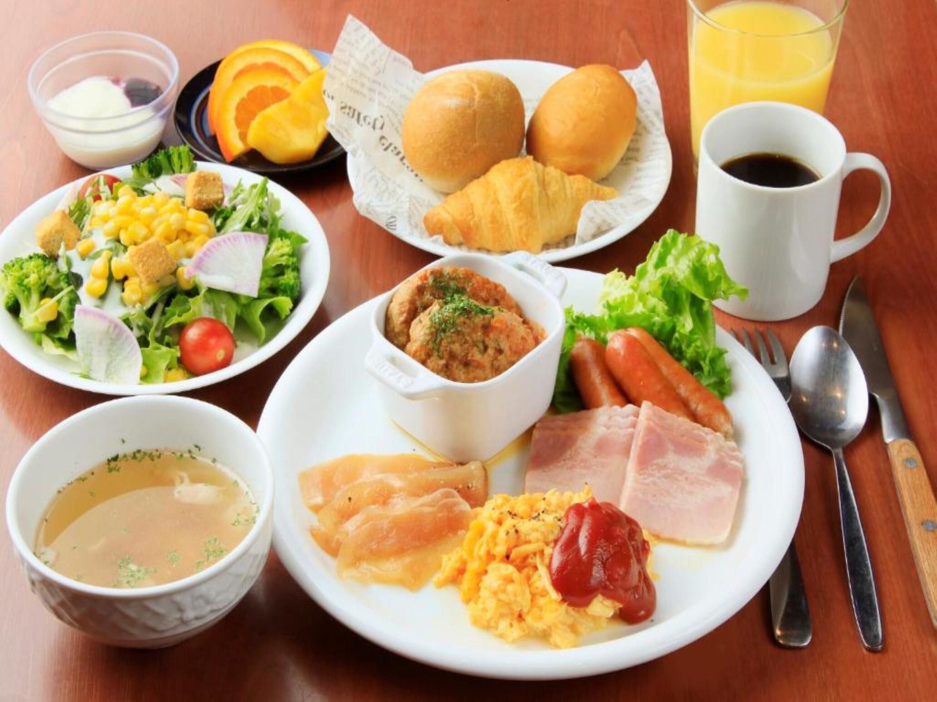 daily buffet breakfast (jpy 1600 per person)