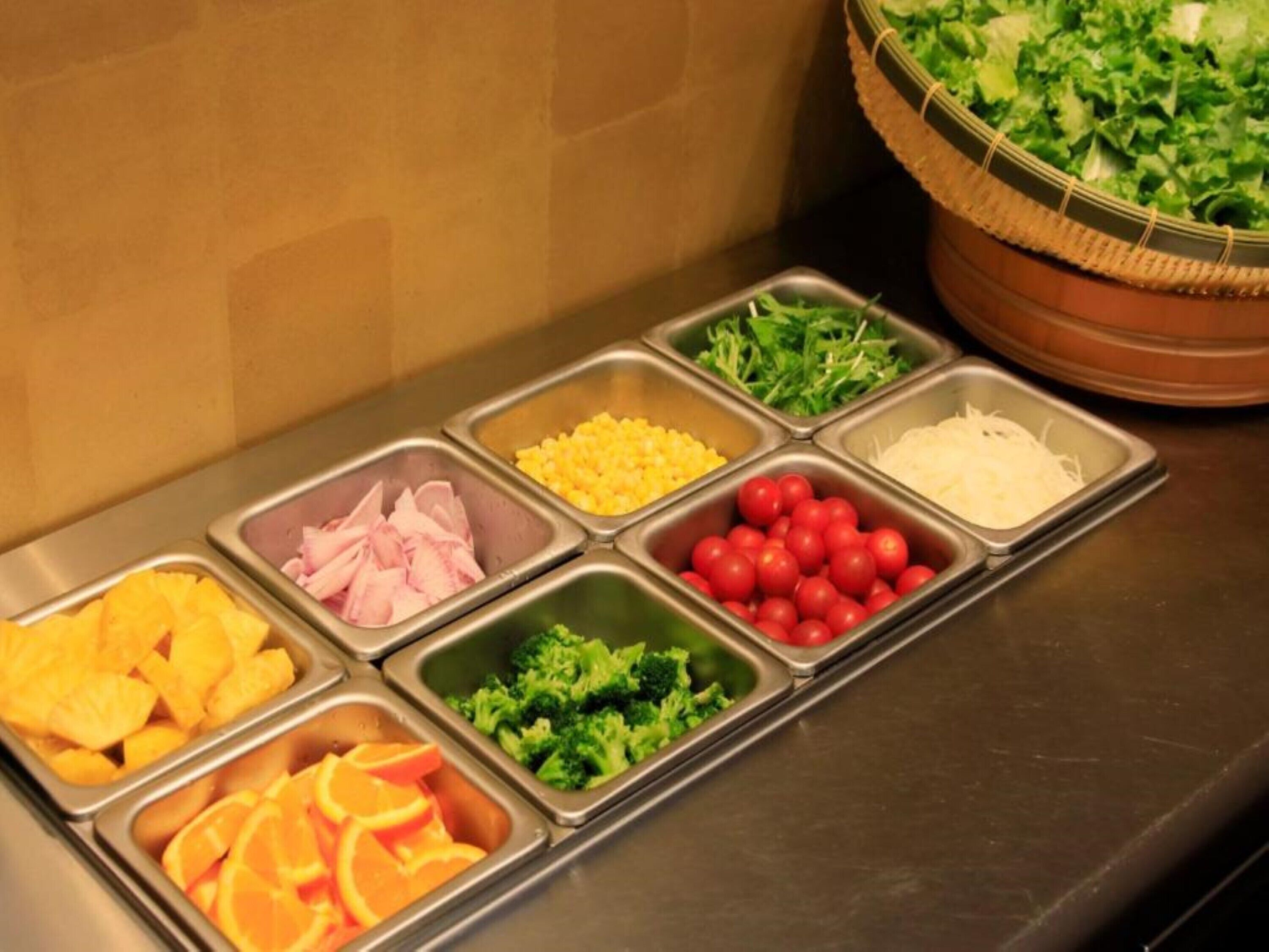 daily buffet breakfast (jpy 1600 per person)