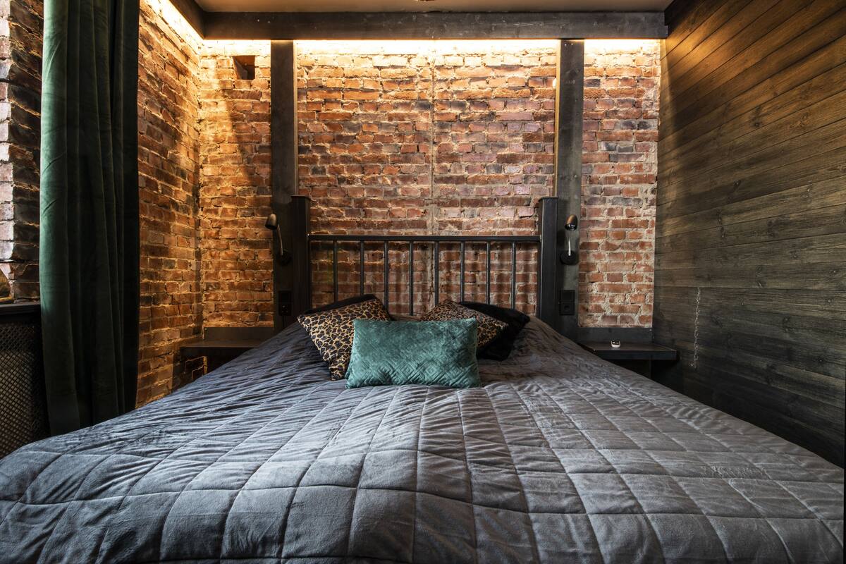 Business Double Room | Blackout drapes, WiFi (free), individually decorated