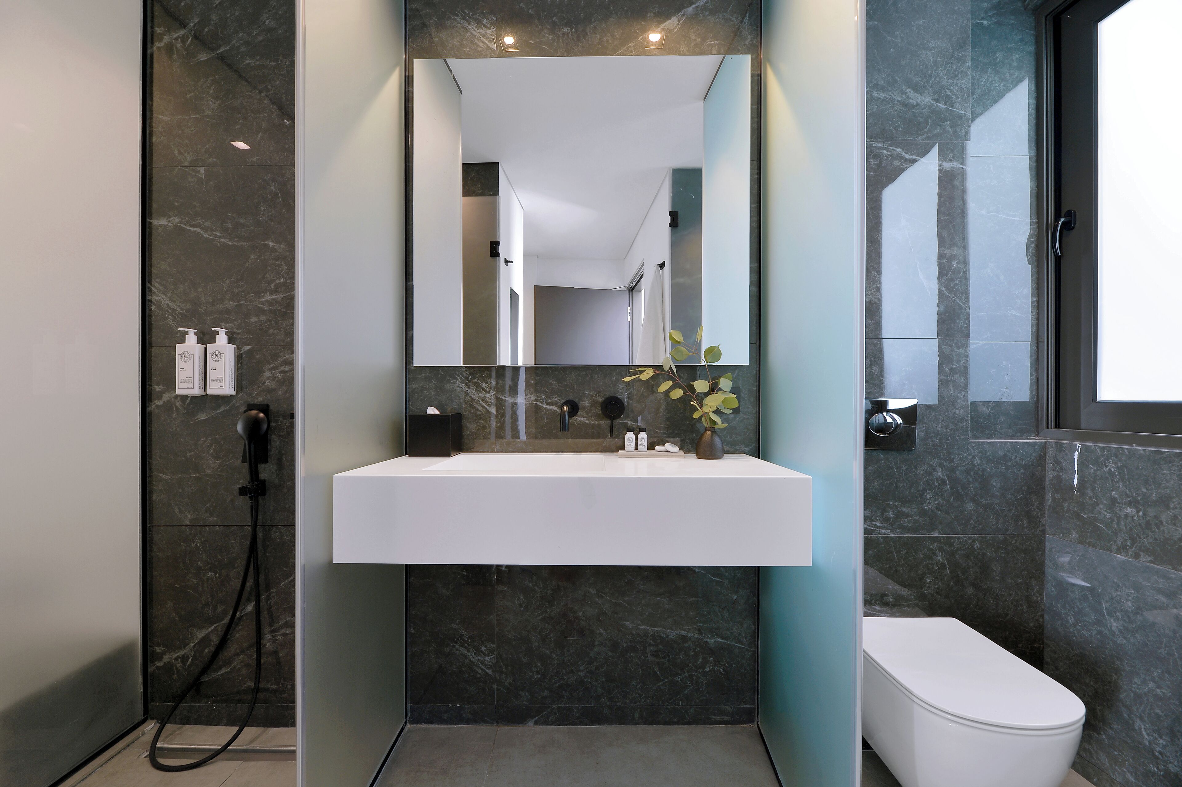 standard room | bathroom | designer toiletries, hair dryer, bathrobes, slippers