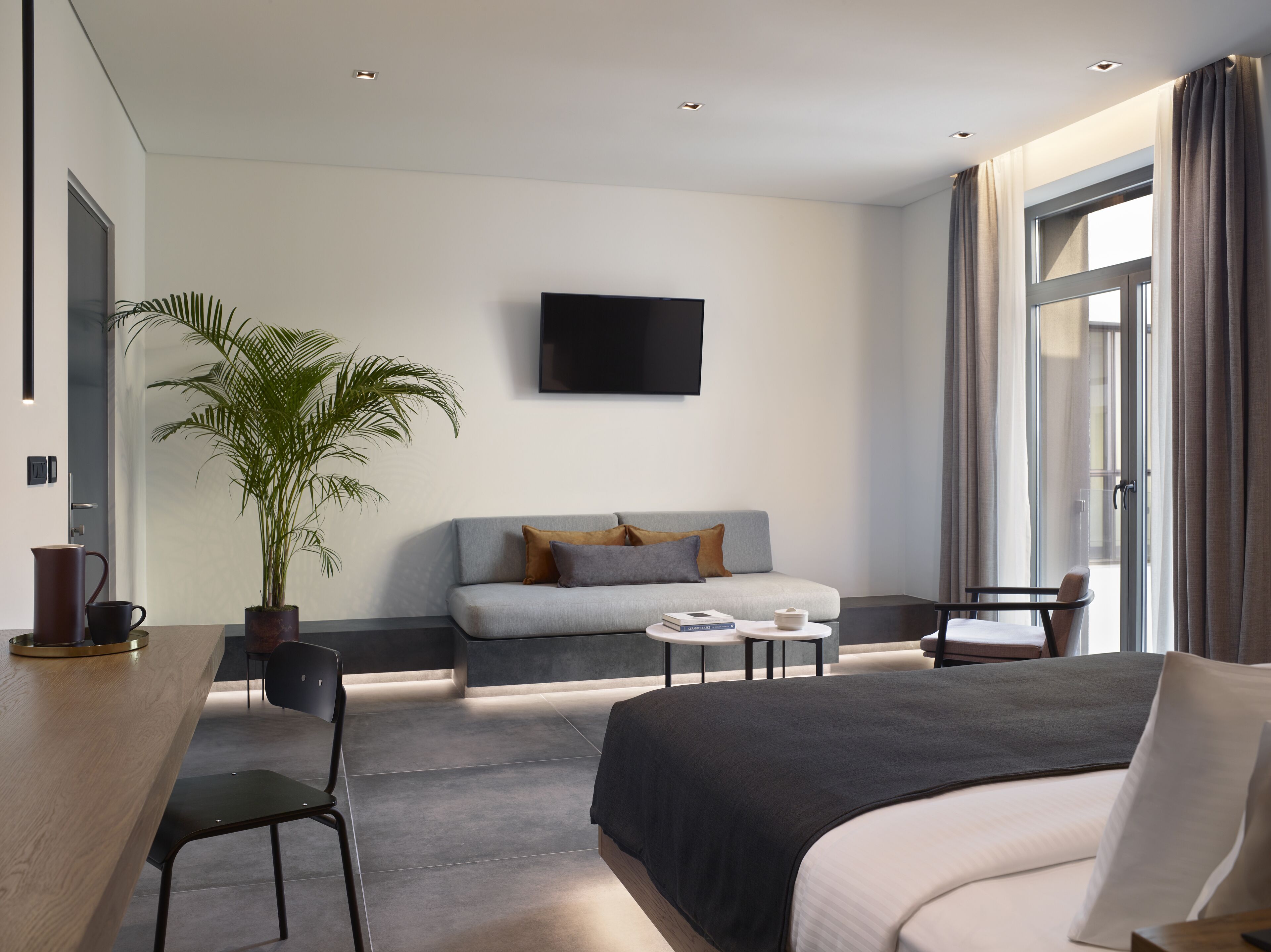 junior suite | 1 bedroom, premium bedding, pillow-top beds, minibar