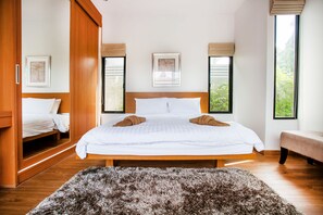 3 bedrooms, in-room safe, individually furnished, desk - Tanode Villa By Rents In Phuket (Choeng Thale)