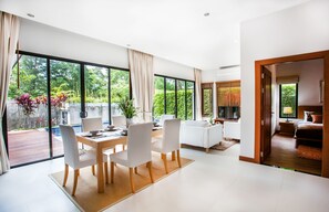 Deluxe Villa, 3 Bedrooms, Private Pool, Pool View | In-room dining
