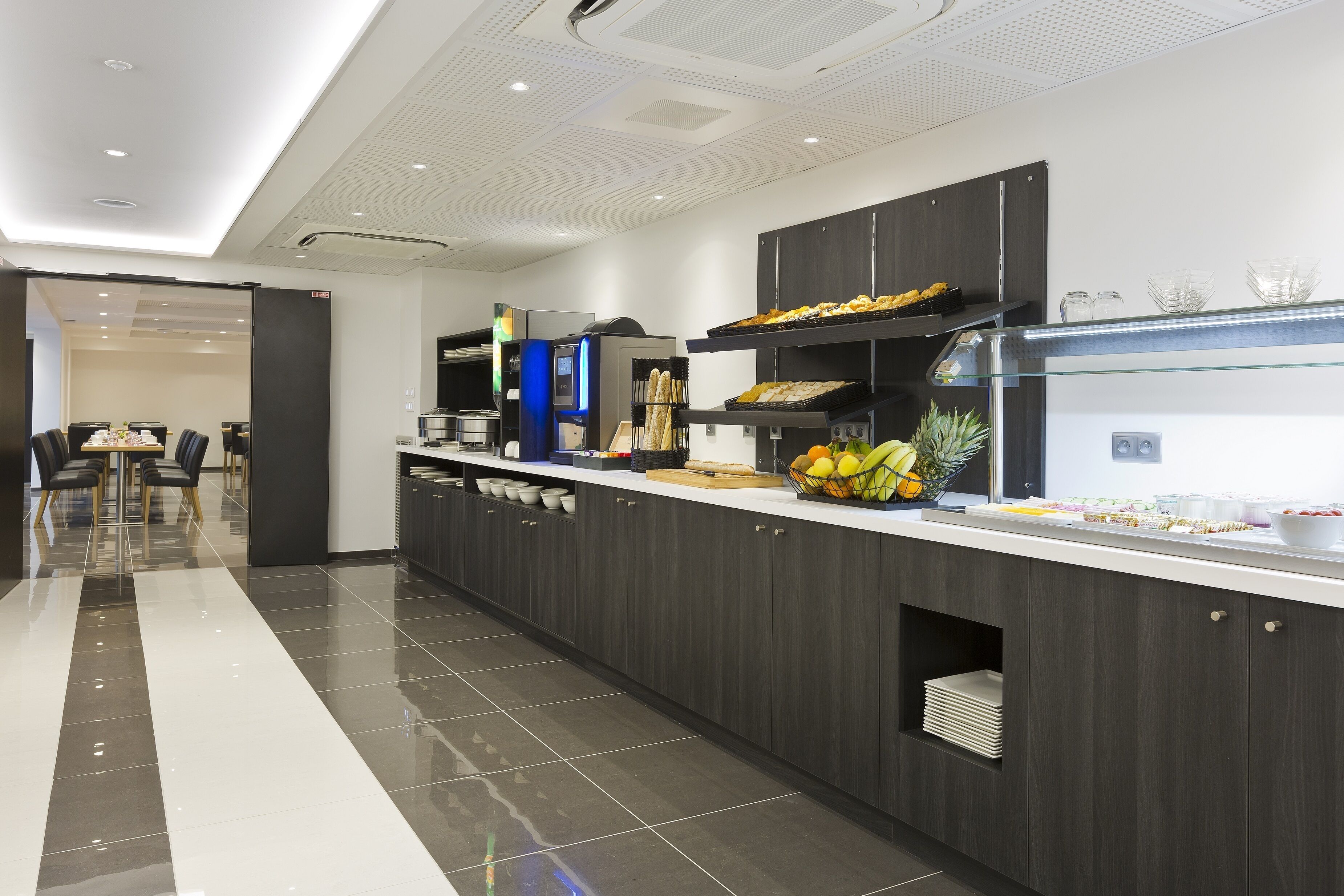 daily buffet breakfast (eur 16 per person)