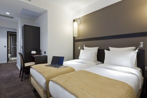 Superior Double Room, Courtyard View - Simon's Boutique Hotel (Paris)