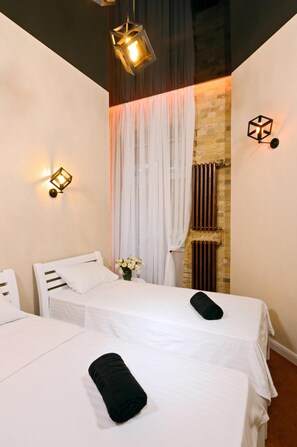 Sistema de insonorización, tabla de planchar con plancha y wifi gratis 