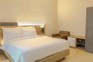In-room safe, desk, iron/ironing board, free WiFi - De Baghraf by Amithya (Sumenep)