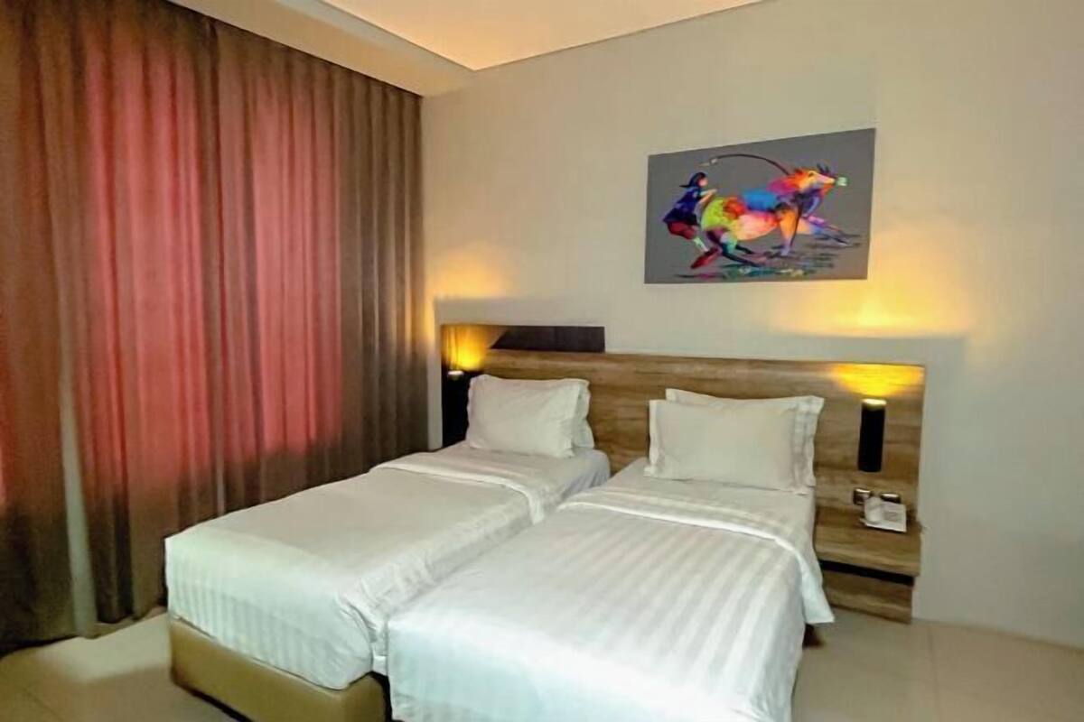 In-room safe, desk, iron/ironing board, free WiFi