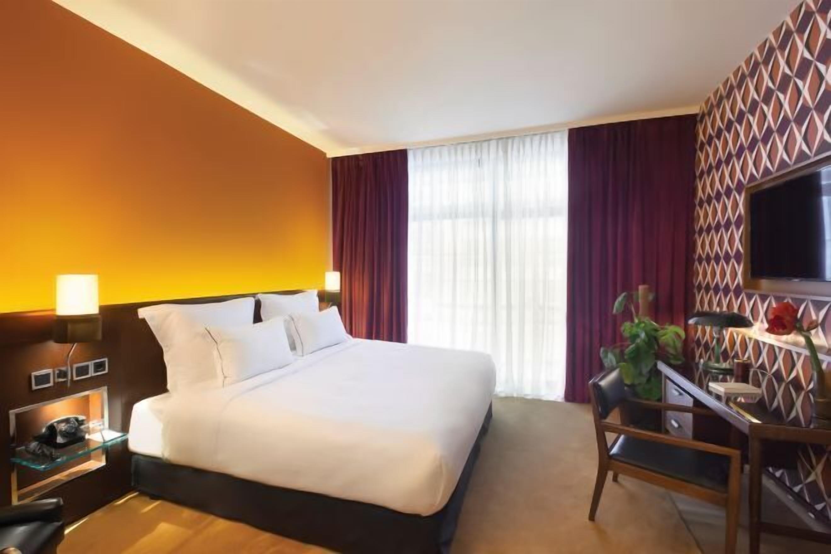 Minibar, Schreibtisch, schallisolierte Zimmer, kostenloses WLAN