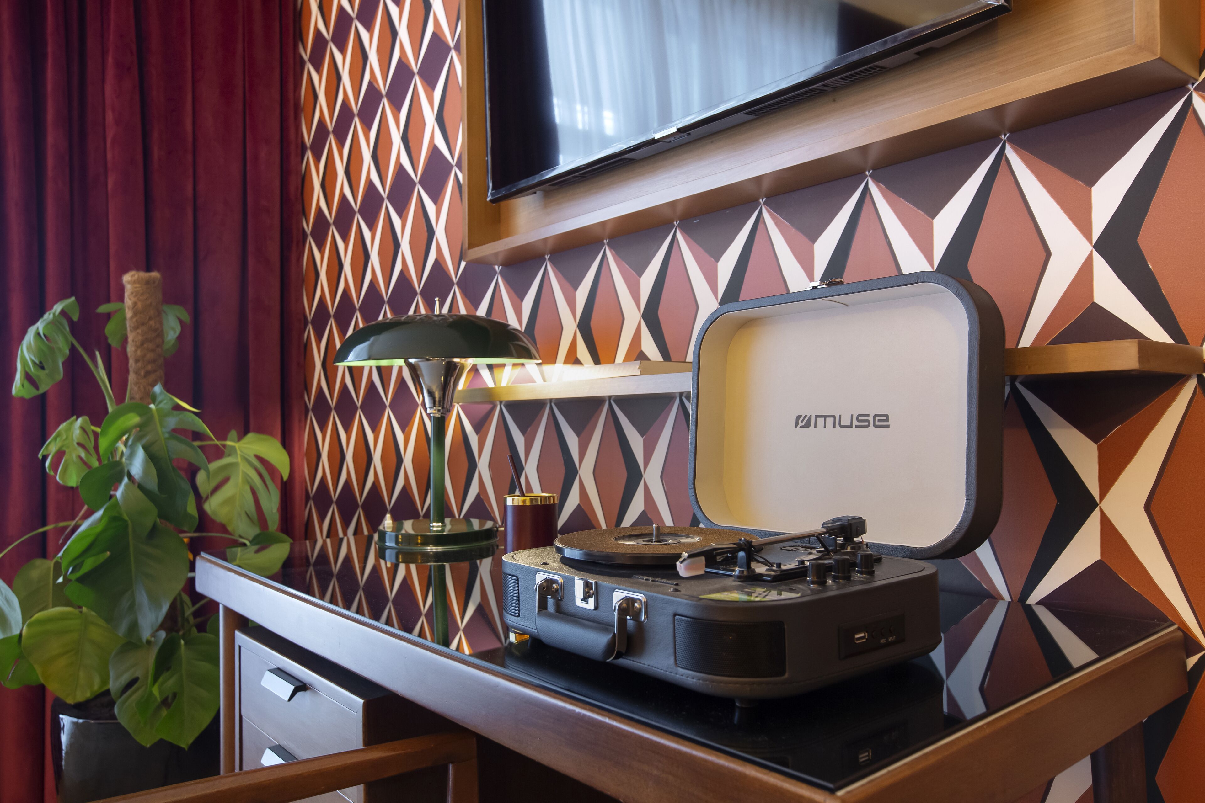 deluxe king or twin room with balcony | room amenity