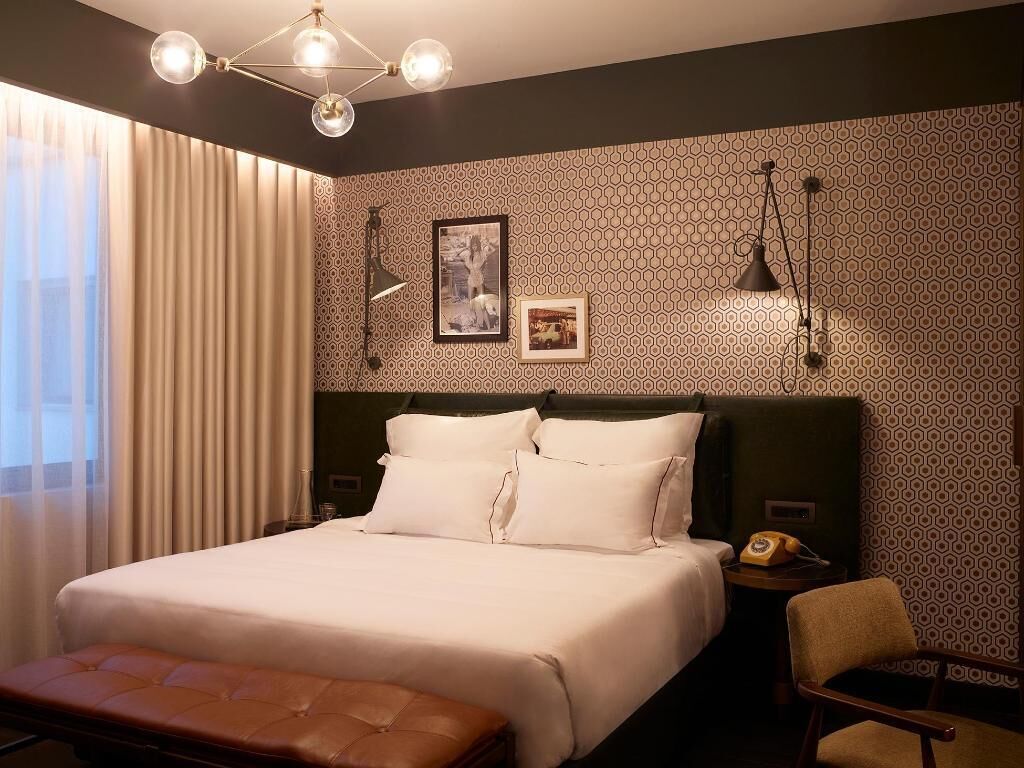 Minibar, desk, soundproofing, free WiFi