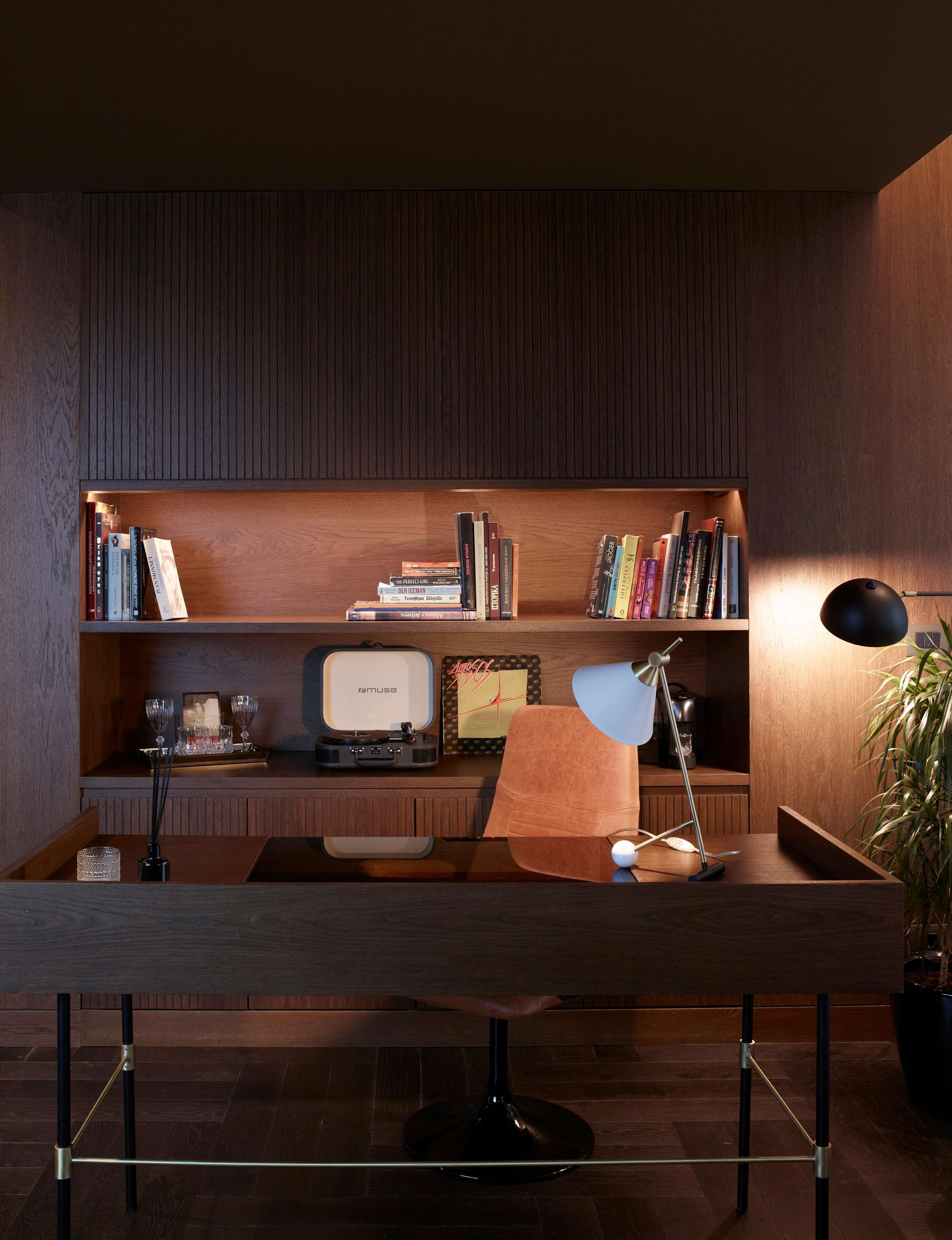 minibar, desk, soundproofing, free wifi