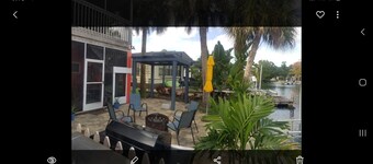 Cheapest, Nicest home on the water.
Weeki Wachee River!
80/day small boat rental
