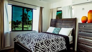 4 bedrooms, WiFi - Free arrival meal (Ironshore)