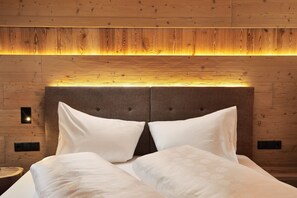 Panoramic Suite, Balcony | In-room safe, desk, laptop workspace, free WiFi - Hotel Pustertalerhof (Chienes)