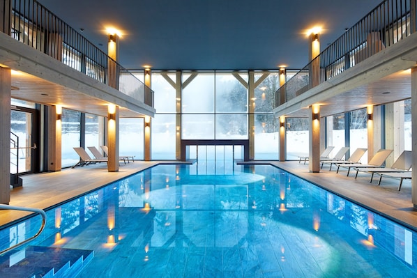 2 indoor pools, outdoor pool, pool umbrellas, sun loungers - Hotel Pustertalerhof (Chienes)